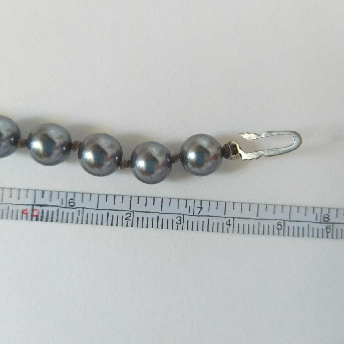 Vintage Faux Grey Pearl Gold Tone Beaded Necklace