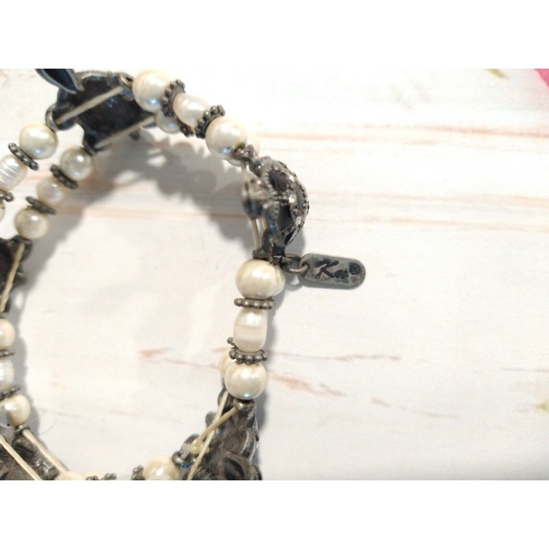 Kn Designer Black Cream Turtle Faux Peal Beaded Adjustable Bracelet Stretch