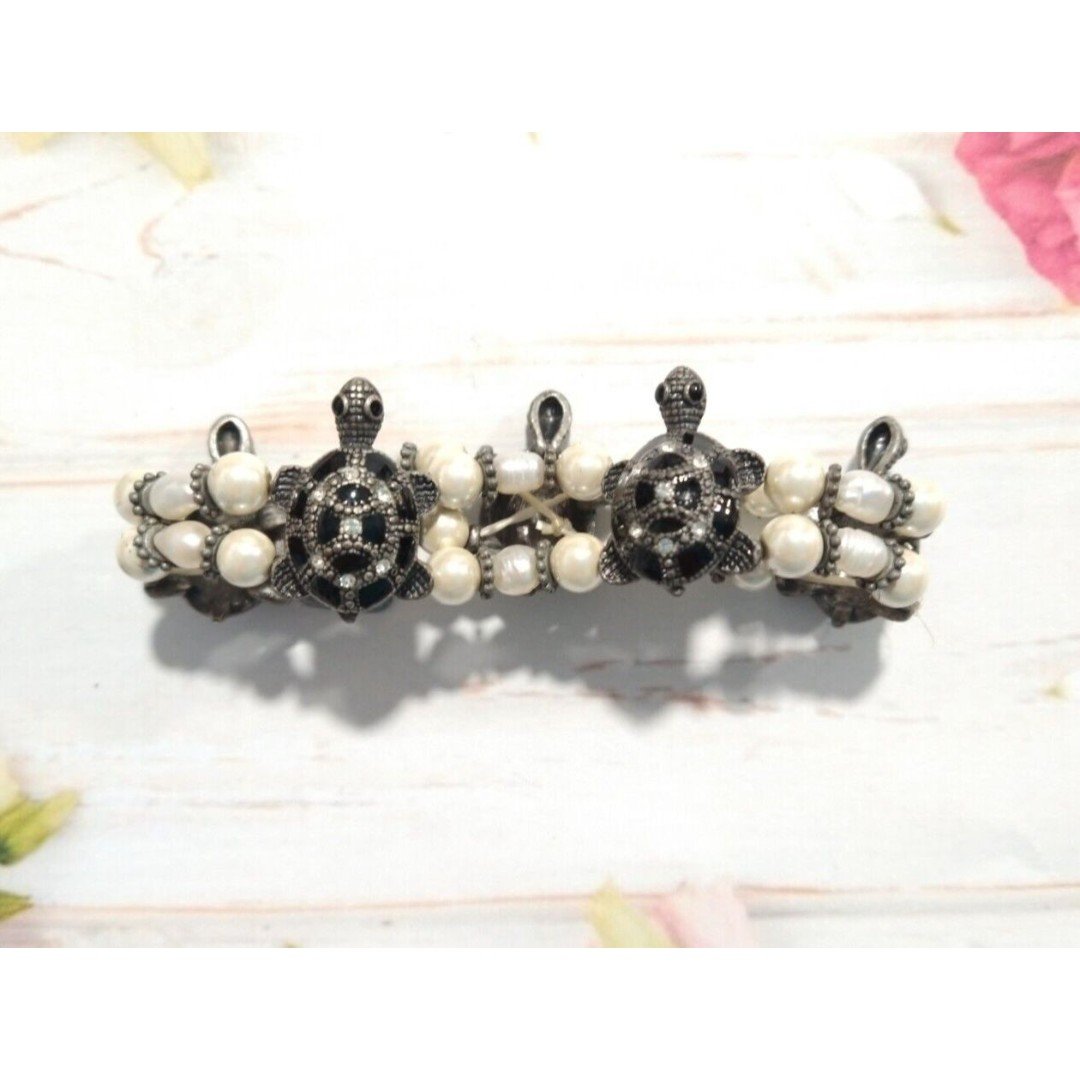 Kn Designer Black Cream Turtle Faux Peal Beaded Adjustable Bracelet Stretch