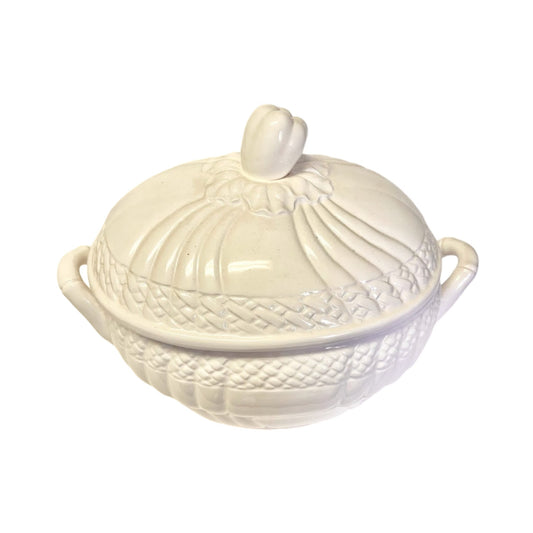 Toscany Japan Oval Casserole Dish with Handles and Lid White Glazed Ceramics