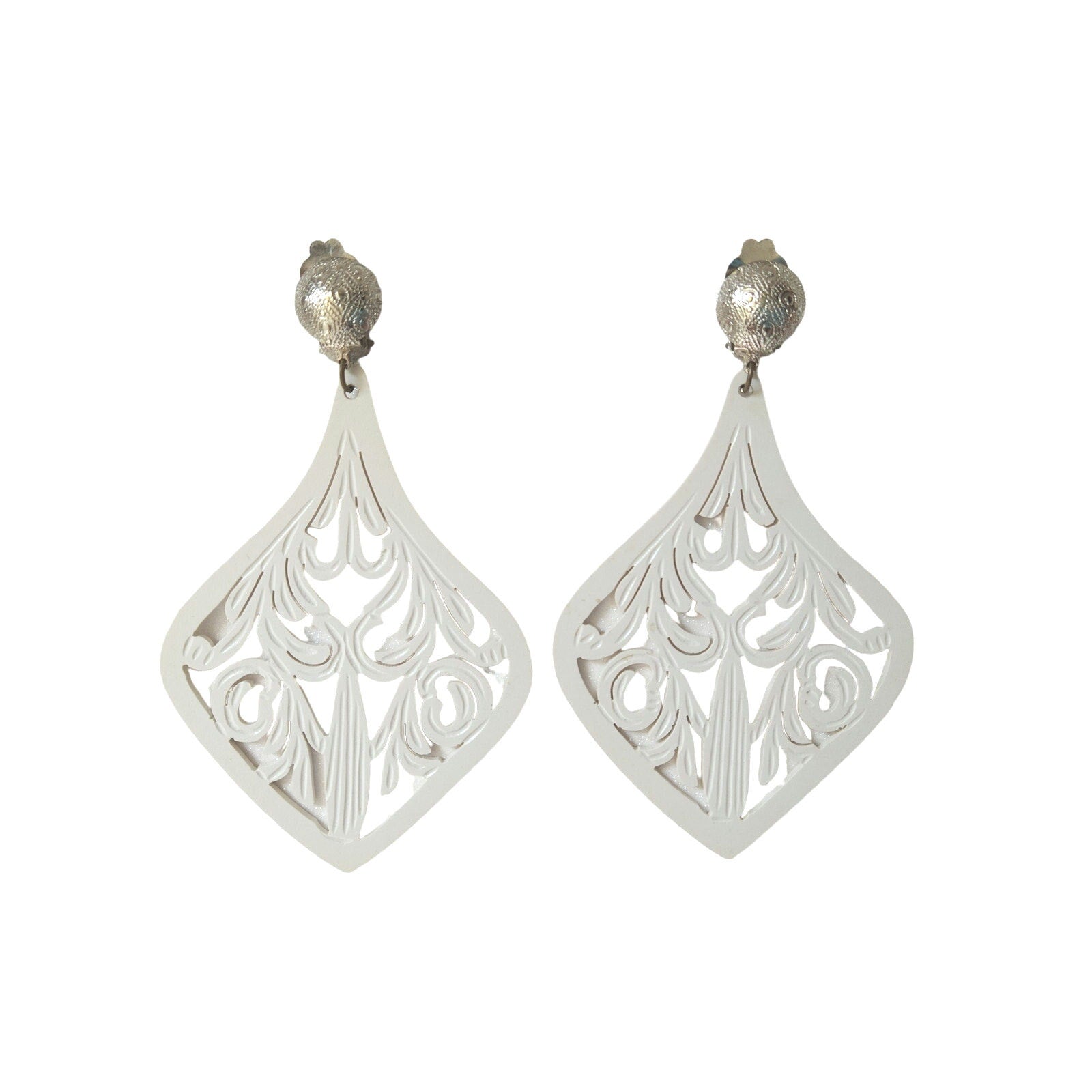 Vintage White Bakelite Carved Chandelier Dangle Earrings Silver Tone Clip On