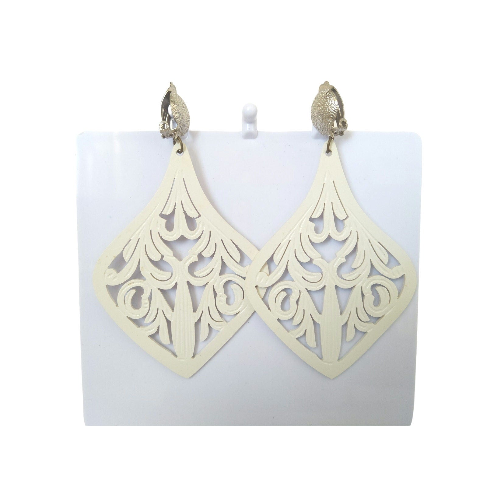Vintage White Bakelite Carved Chandelier Dangle Earrings Silver Tone Clip On