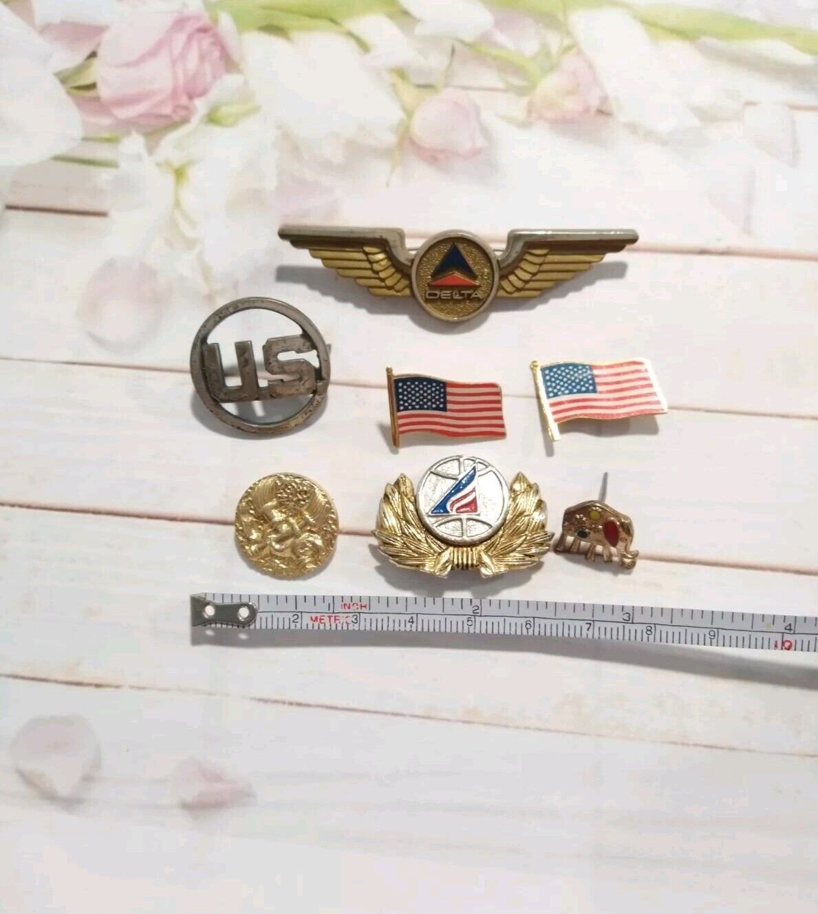 Vintage Mixed Pins Lot Delta Airlines Us Flags 7 Pcs Gold & Silver Tone Enamel