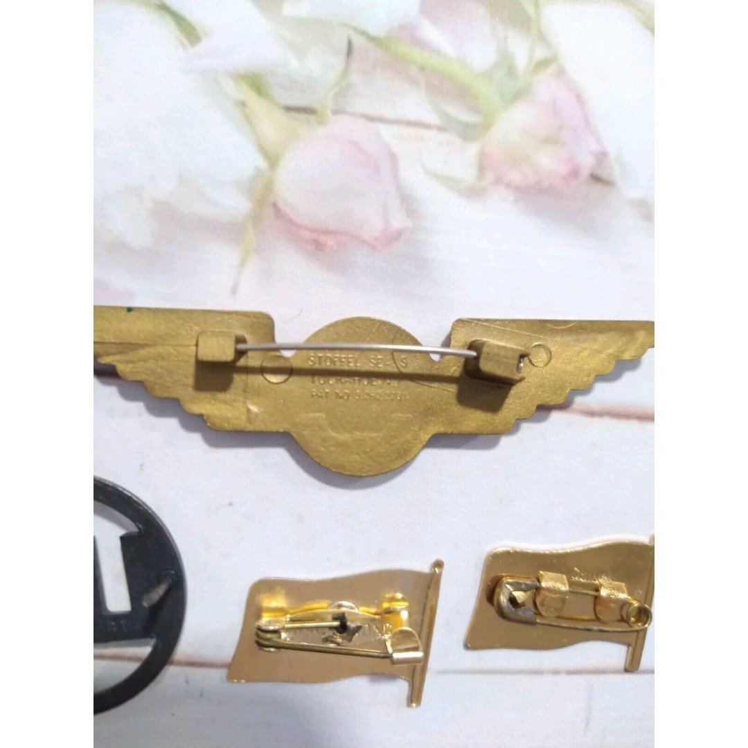 Vintage Mixed Pins Lot Delta Airlines Us Flags 7 Pcs Gold & Silver Tone Enamel