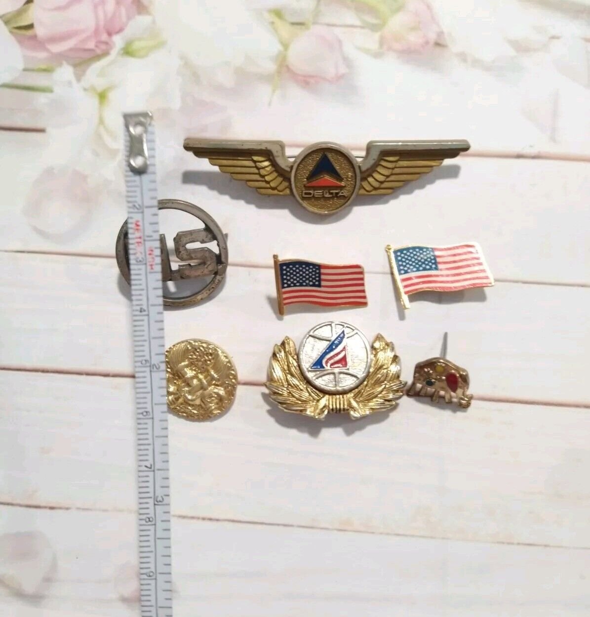 Vintage Mixed Pins Lot Delta Airlines Us Flags 7 Pcs Gold & Silver Tone Enamel